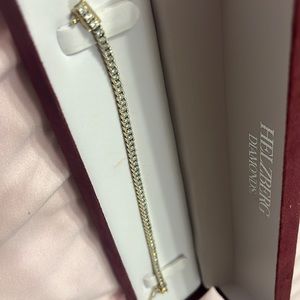 Diamond tennis bracelet